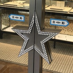 Crystal Kay + canary yellow = CLUB KIRAKUNI