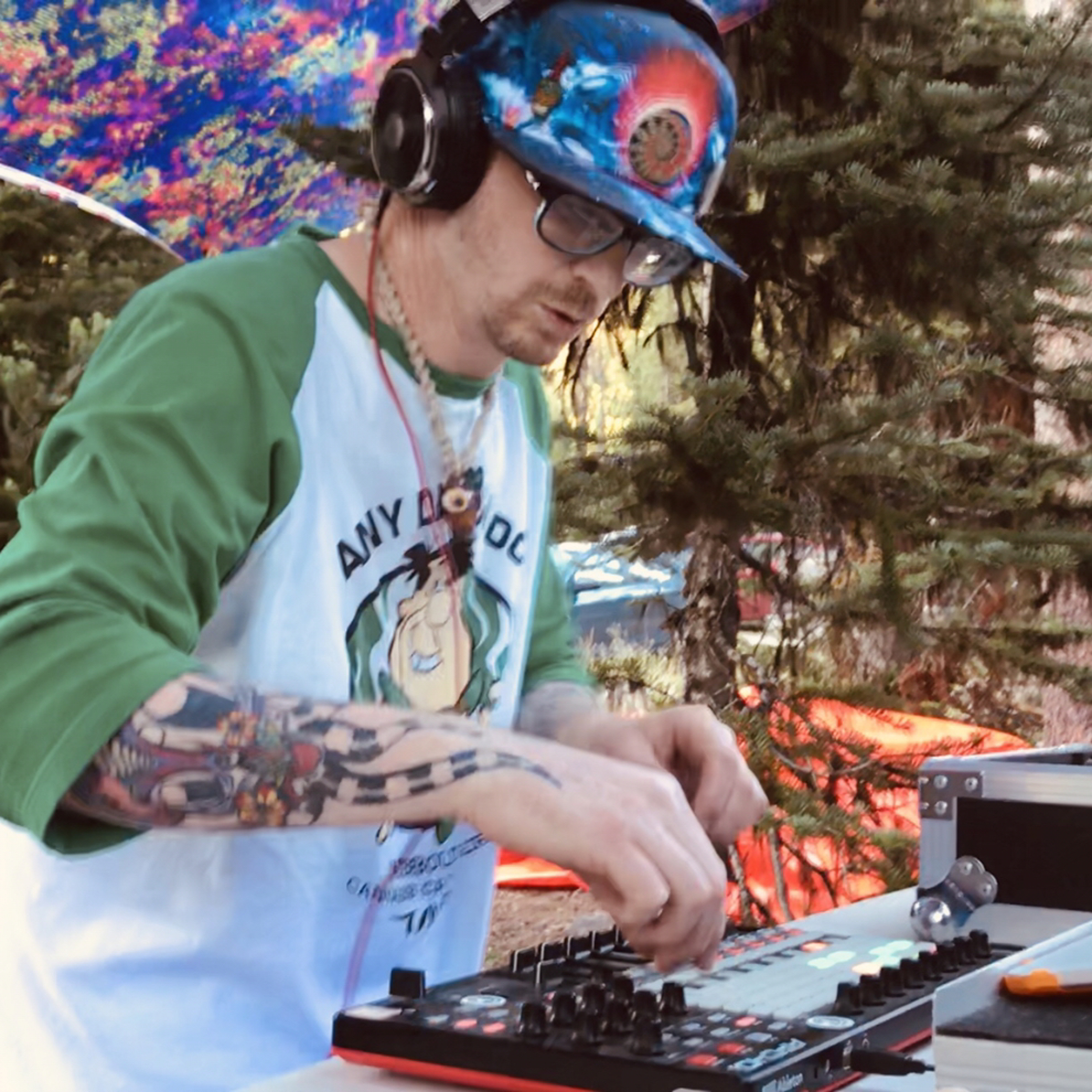 SUL∆ - ALIEN ABDUCTiON LIVE Gritty Bass SET - Starlight Thursdays Episode 9 episode artwork