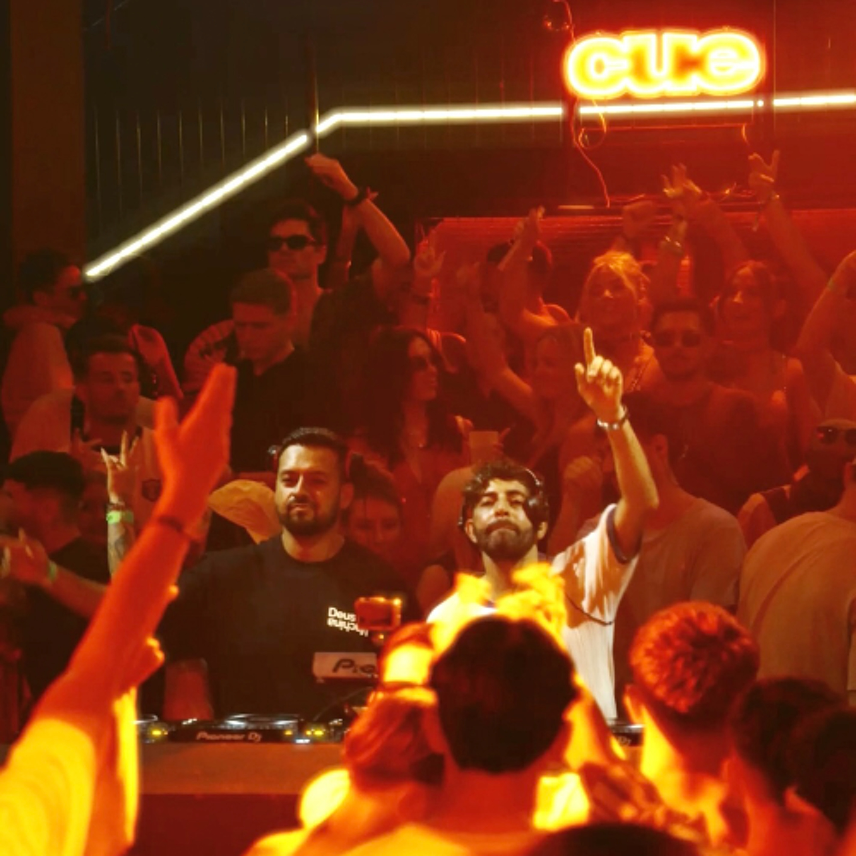 DARIUS SYROSSIAN B2B OZZIE GUVEN IBIZA SEPTEMBER 2025 episode artwork