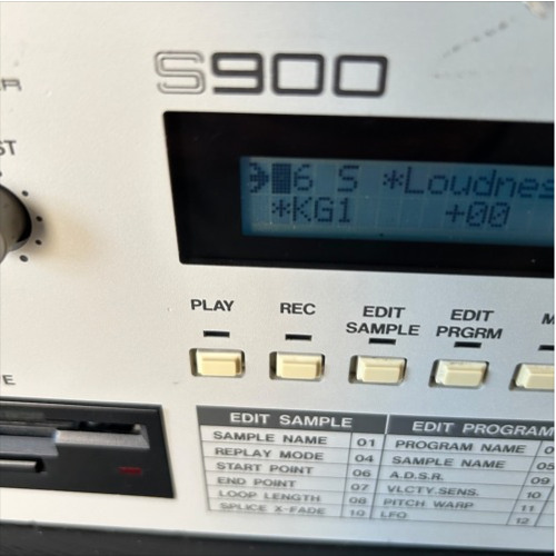 Elevator Beat (akai s900)