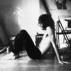 تندم اذا تبعد عني