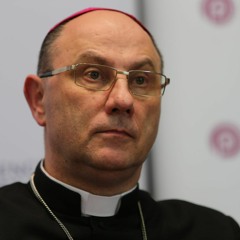 Abp Polak: Biskupi powołają zespół badający archiwa państwowe i kościelne