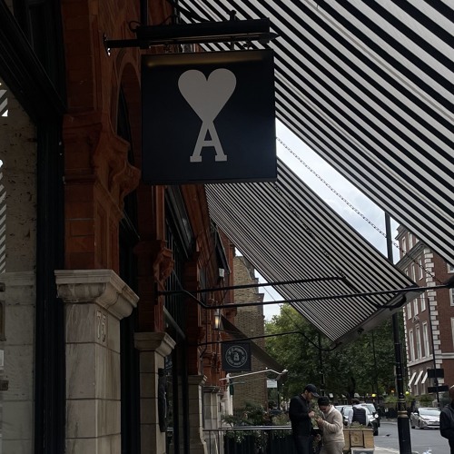 متى يعود وترجع الابتسامه؟