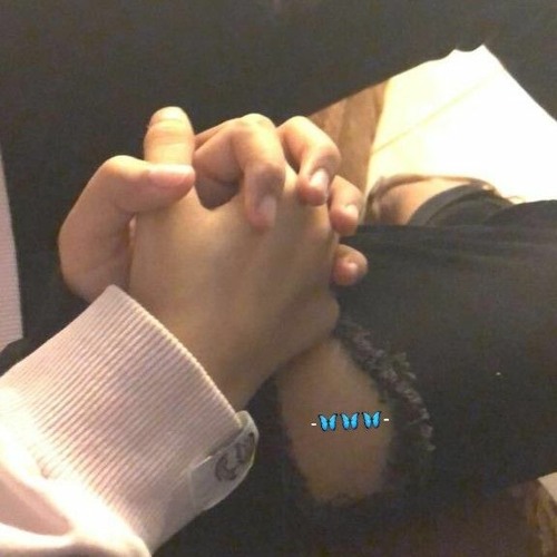نستني الحياه وأنا بين إيديك♡︎
