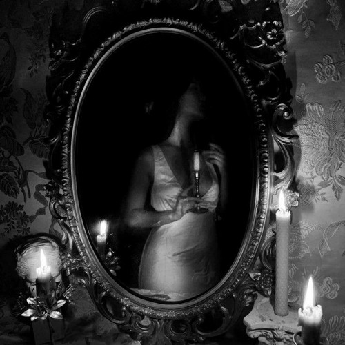 أَعلَمُ في صَمتِكَ السَماء .