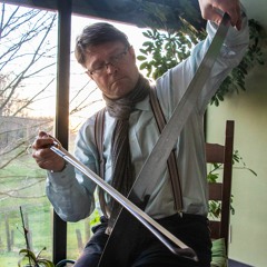 Valentijn Biesemans speelt zingende zaag