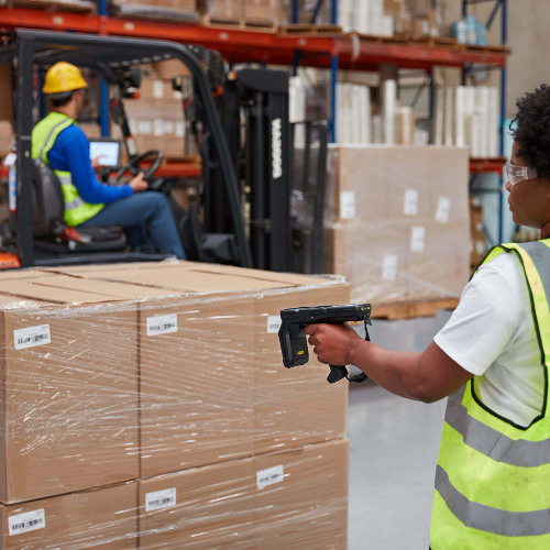 O Segredo da Logística de Alta Performance Além do Hardware (Análise do Coletor Zebra MC3300 e a Expertise de Implementação)