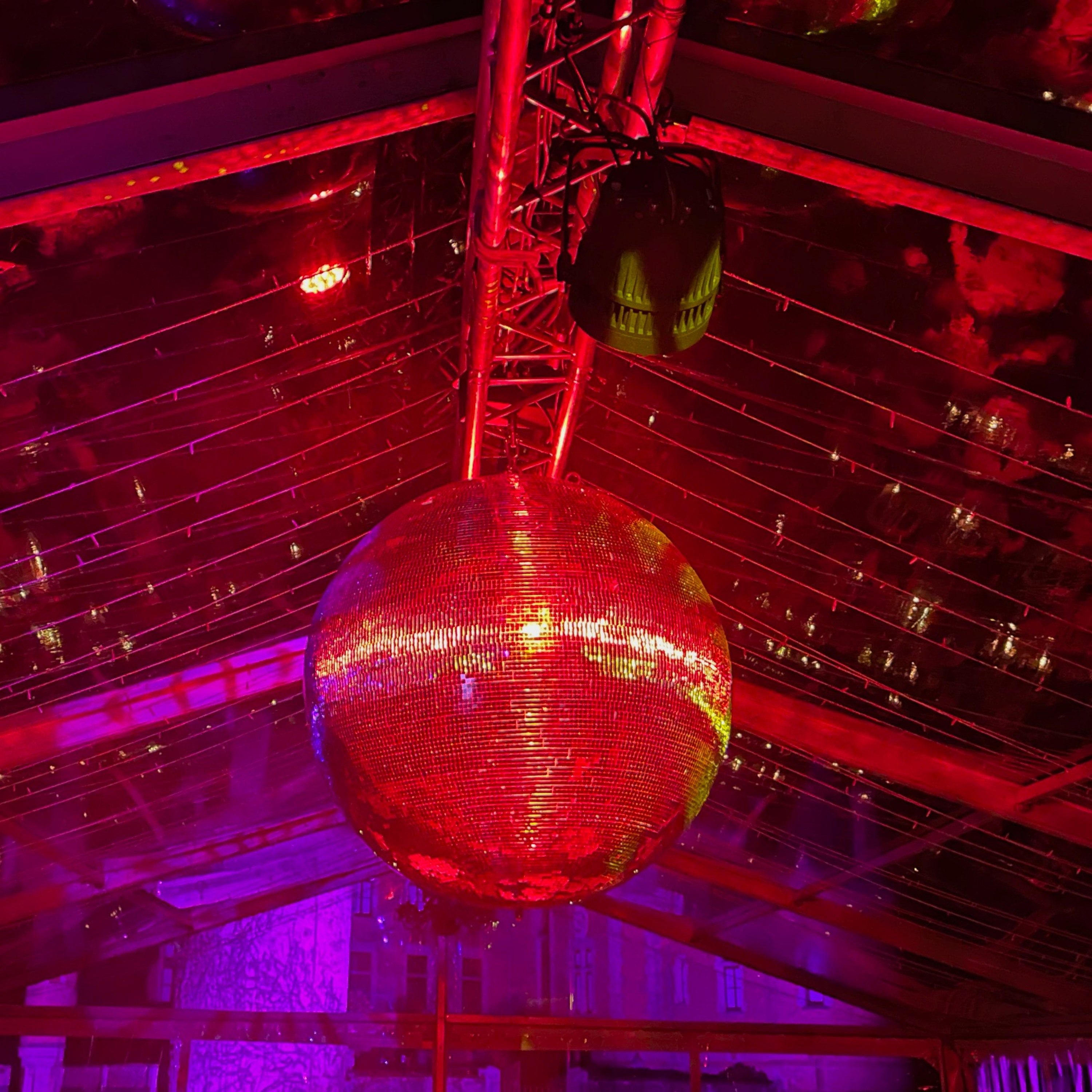 Dancefloor, Warm ups & Cocktails !