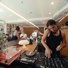 HY RADIO 025 - BAILE (LIVE FROM CAFE FAMÉ)