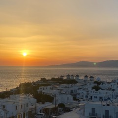 COCKTAIL SUMMER HOUSE IN GREECE