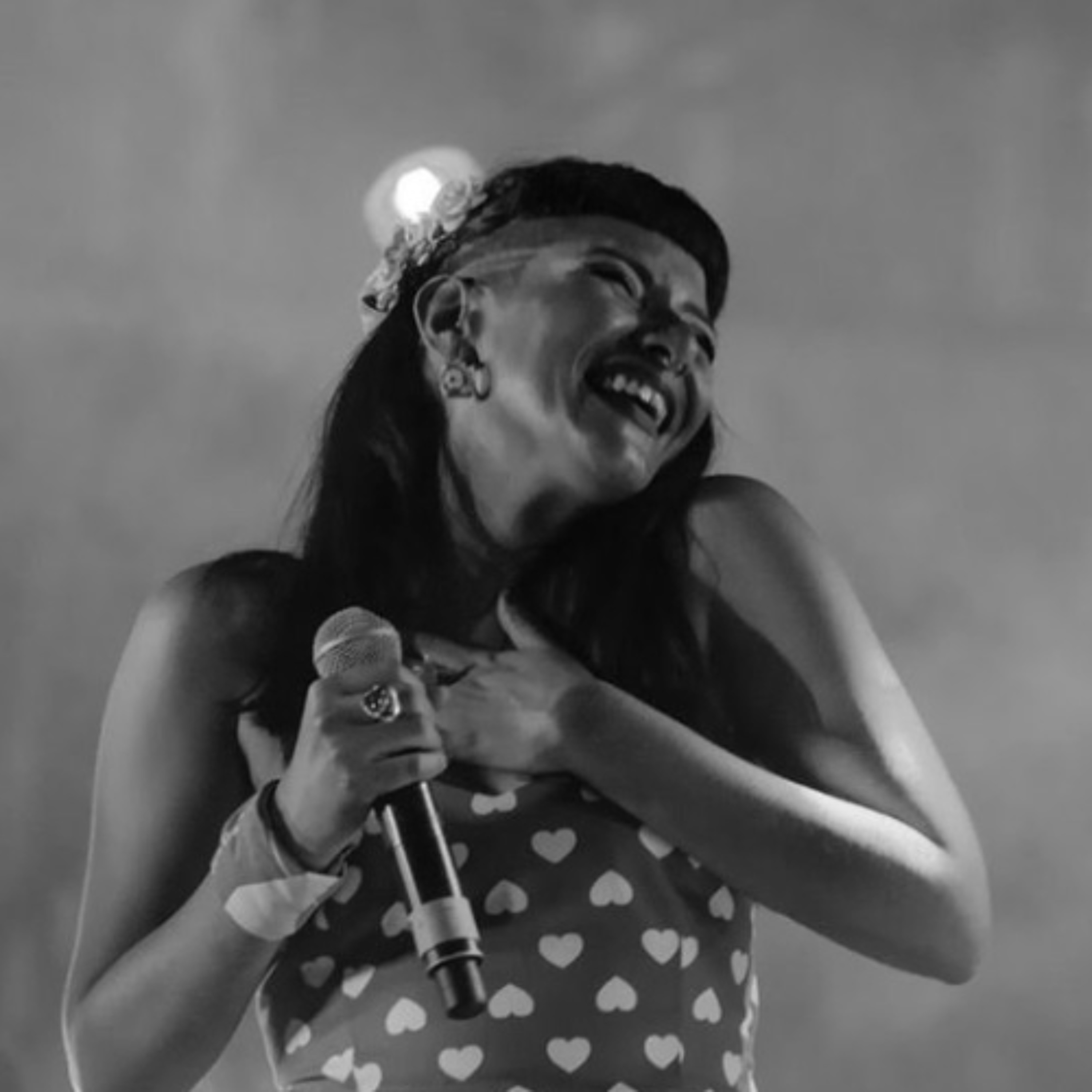 LA RADIO RADIEUSE SE LA JOUE CUMBIA