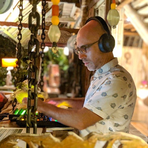 Nowananda - Snake charmer @ Home