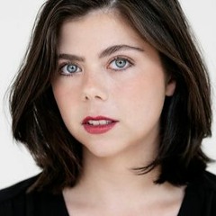 Aryane Roberge Publicité McDo Poutine Boeuf Oignons Croustillants