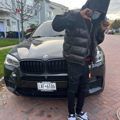 Put on my hoodie (p. naiox)