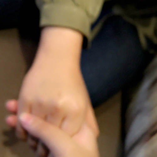 في حضنك انا برتاح:(