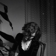 اكذب ان قلت بعدك عايش براحة .