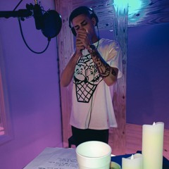 Gimmicks (Prod. 8Keey / Pierrebourne)