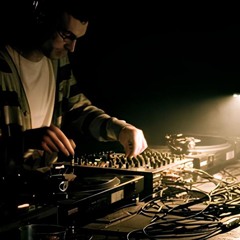 Bass 24.08 - Peverelist