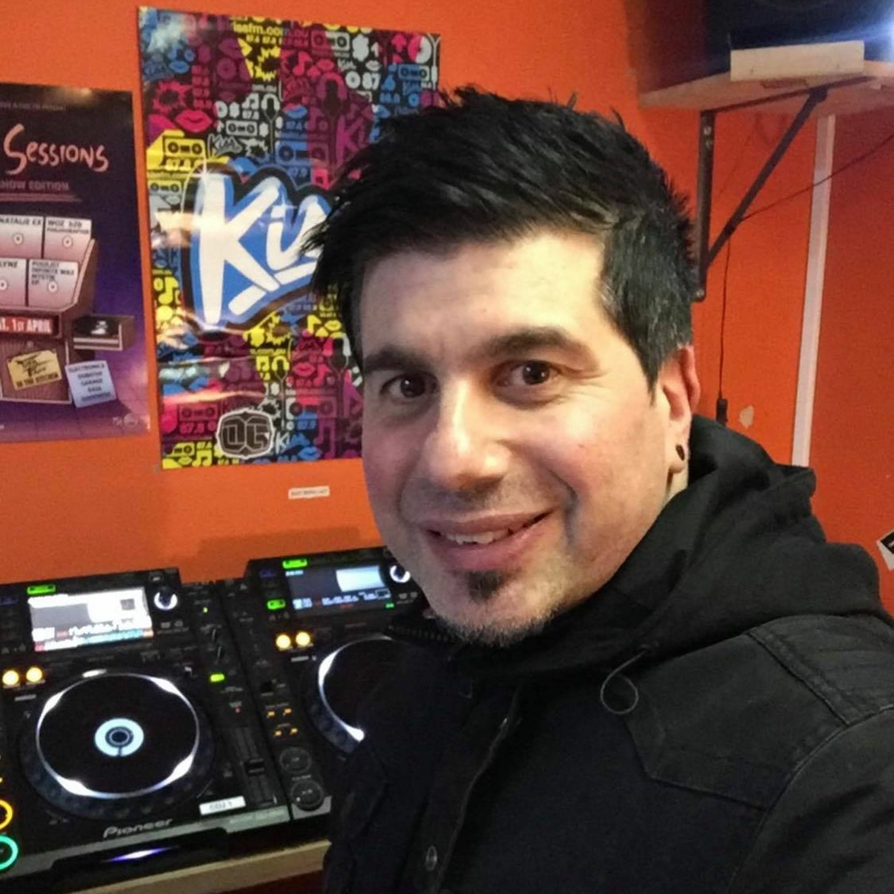 Live On Kiss Fm 2010 (One From The Archives) episode artwork