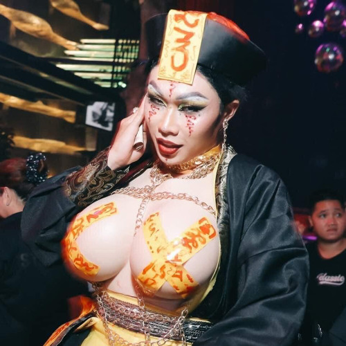 Lắm lấy tay anh-Tuki ( NHÓM MƯỢN NHẠC)