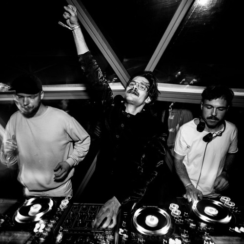 Outsiders: Opium Club w/ Juoduomenė @ Kiosk Radio 11.03.2022
