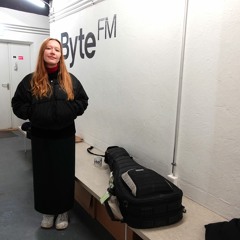 Julia Jacklin – „Lydia Wears A Cross“ (Live bei ByteFM)