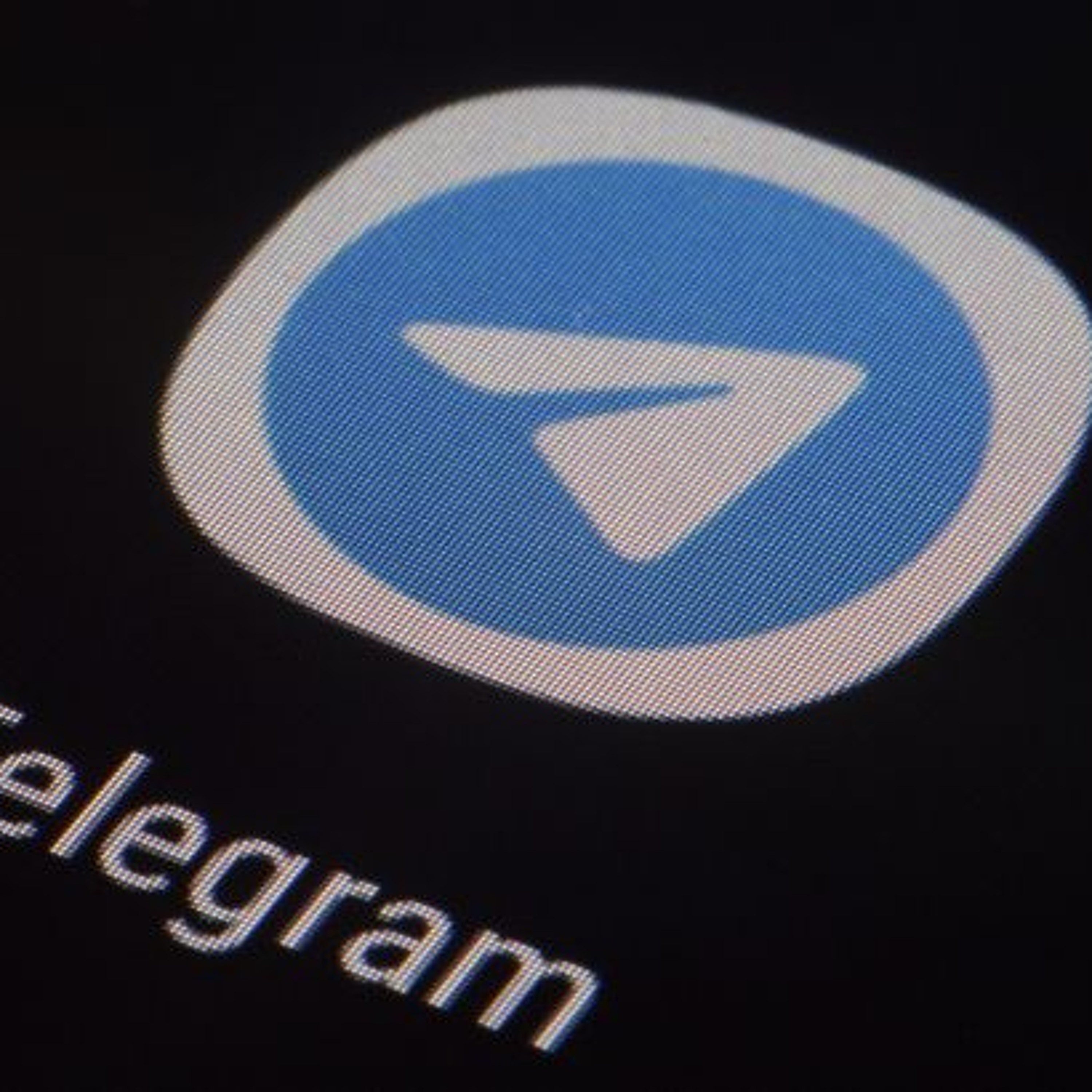 «Попередження Дурову»: навіщо у РФ уповільнюють Telegram episode artwork