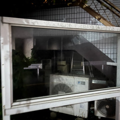 ガラスの掲示板