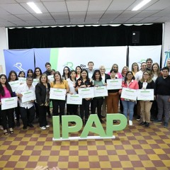 Juana Benítez - Weretilneck presente en el último acto de graduación del año del IPAP