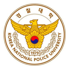 이곳을 거쳐가는 이여, 조국은 그대를 믿노라