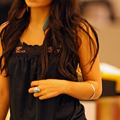 لوهو يقبل راده اجيب شيوخ وساده😉'