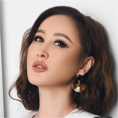 Ұйықтап жатқан жиеннің анасын сорып жатқан порнографиясын қараңыз