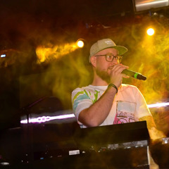 Floorbeat - MixShow Mash One