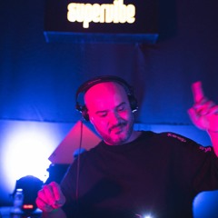 Supervibe podcast by Handfree