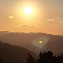 Почему не падает небо   למה השמים לא נופלים  Why the sky doesn’t fall