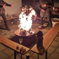 Glühwein und Feuerschale