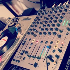 Crate Digging Vinyl Session