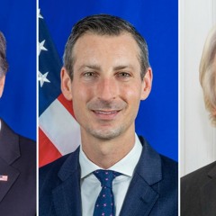 US Officials Concern Troll About World Press Freedoms While Assaulting Them