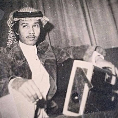 عليه ولهان وشوقي له على عيوني الحزينه بان