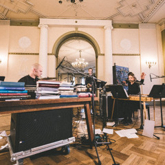 Santa BUŠS : 'Mēness upes gaismas tuksnešu pusvārdos'