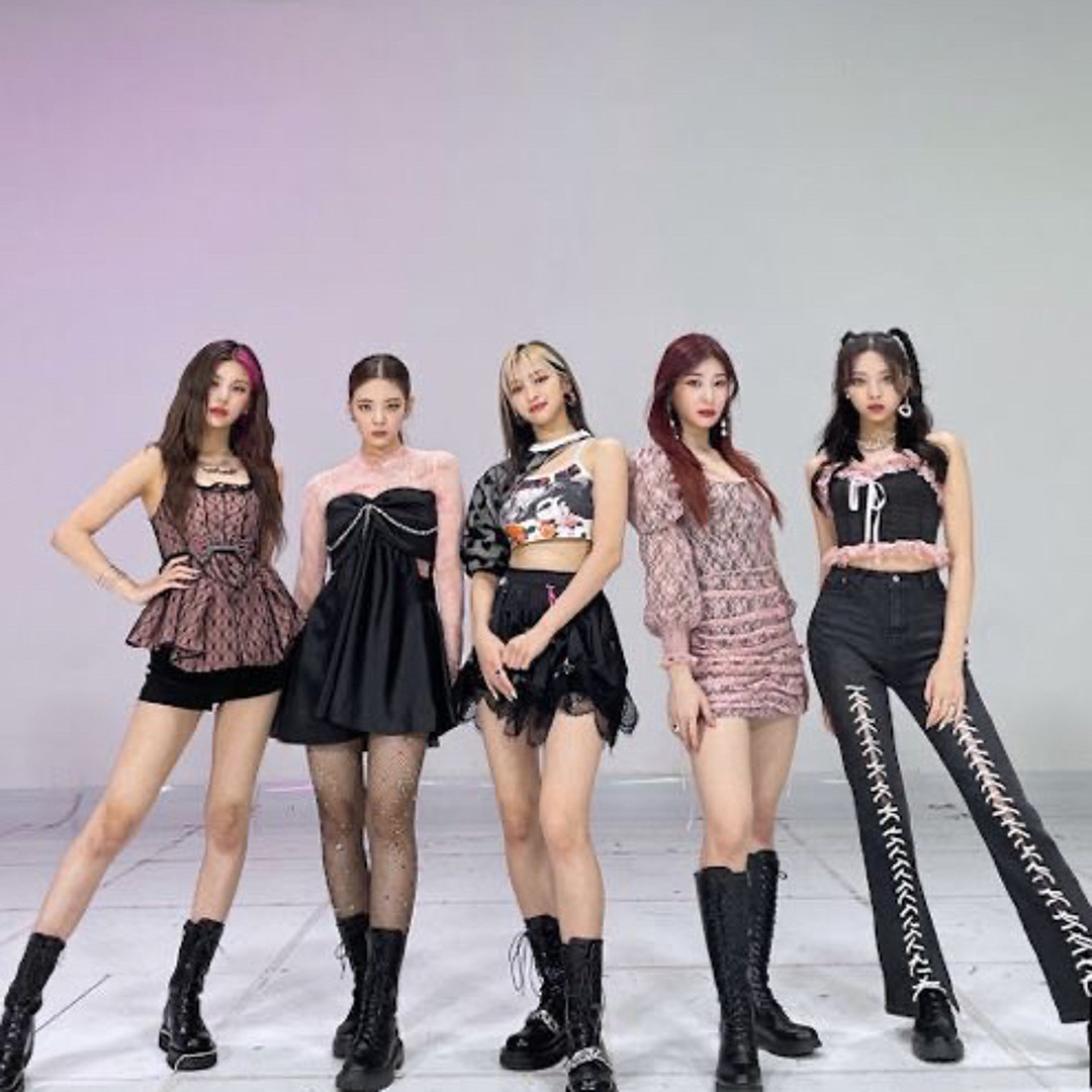 Stream itzy- loco cover by Merva purples you 💜 | Listen online