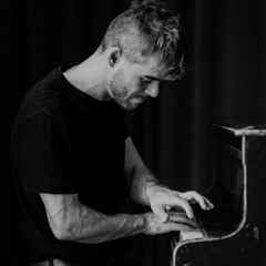 Slade Trailer - television - timschultheiss