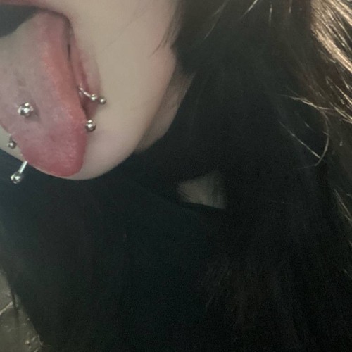 weird goth conversion meeting 🙀💀🧛