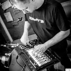 Dark Underground Podcast 338 - 8R0