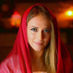سهران مع مين يا ترى.. دلال أبو آمنة