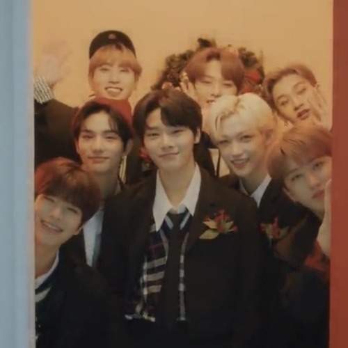 Listen to Stray Kids ＜Christmas EveL＞ UNVEIL : TRACK “24