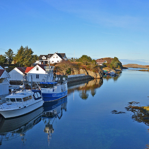 Moving without any money 2 threating me to pay