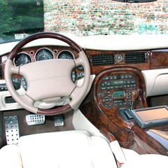 ╭∩╮( •̀_•́ )╭∩╮