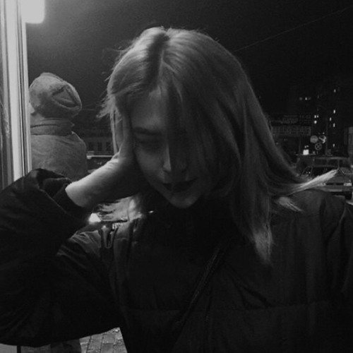 من قال بموت