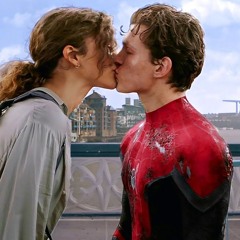 kynlary - zendaya got save by tom holland/spiderman she kiss him  [high quality]